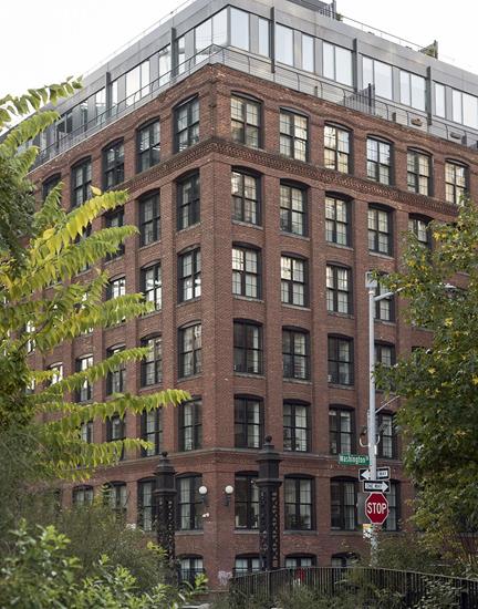 One bedroom Gem with Private Outdoor Space, Gym in Building!