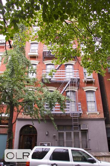 29 Perry Street 2F W. Greenwich Village New York NY 10014