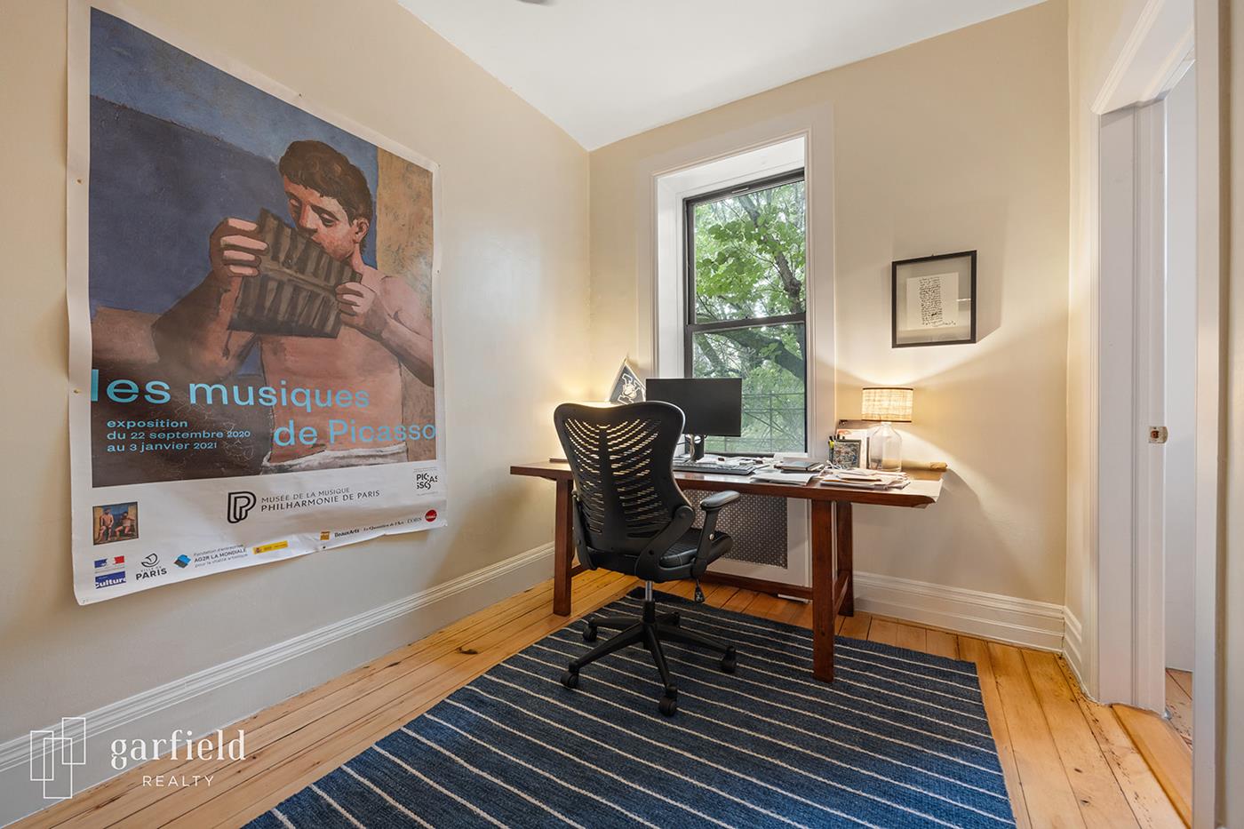 Open lightbox with photos of 479 11th St