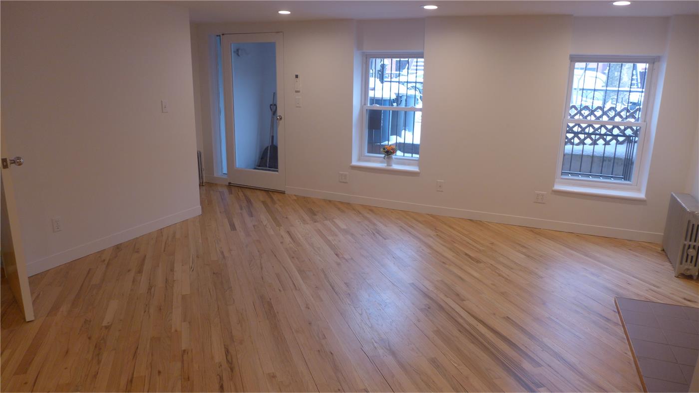 32 1st St