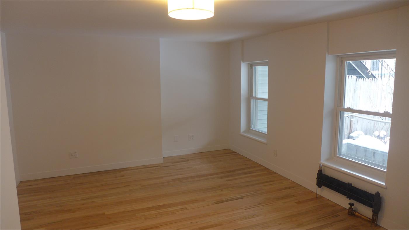 32 1st St