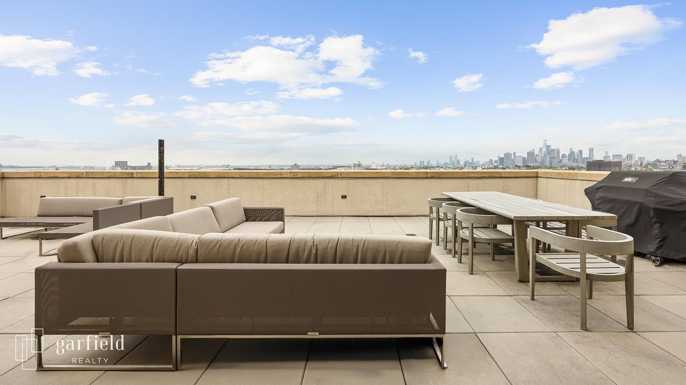 229 9th St