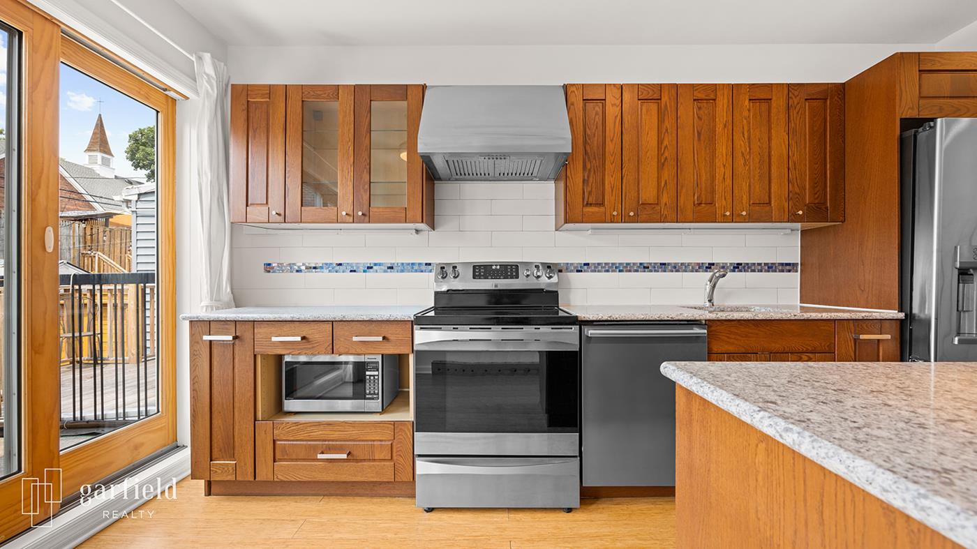 26 E 4th St