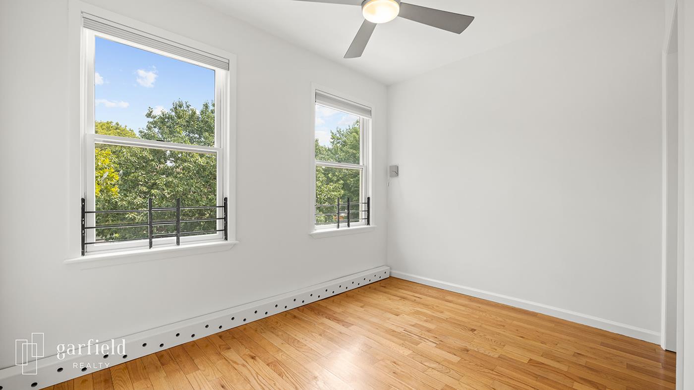 26 E 4th St