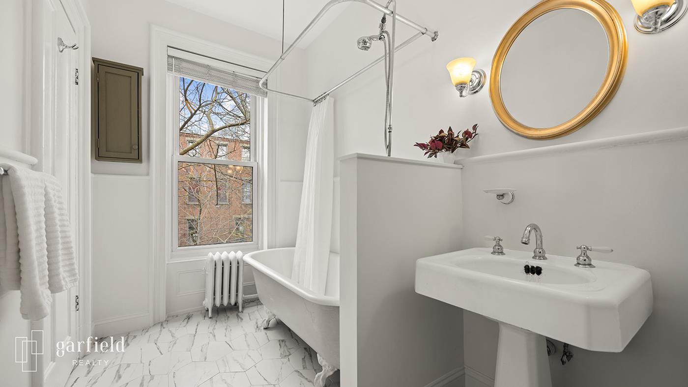 49 Prospect Pl