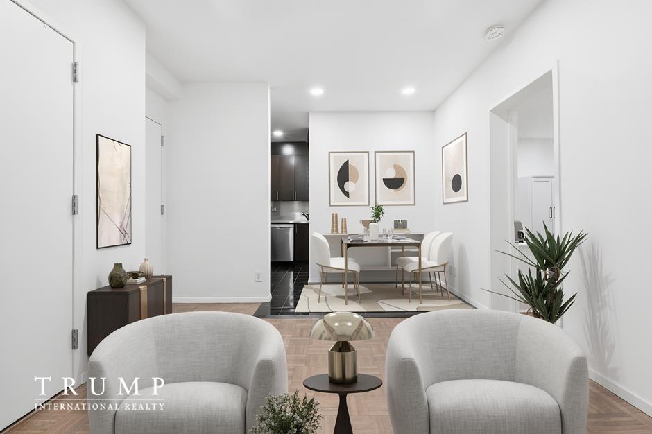 https://www.olr.com/pictures/interior_photo/2196077_244f4280-9f3b-45fb-8310-745bd4822bc6.jpg