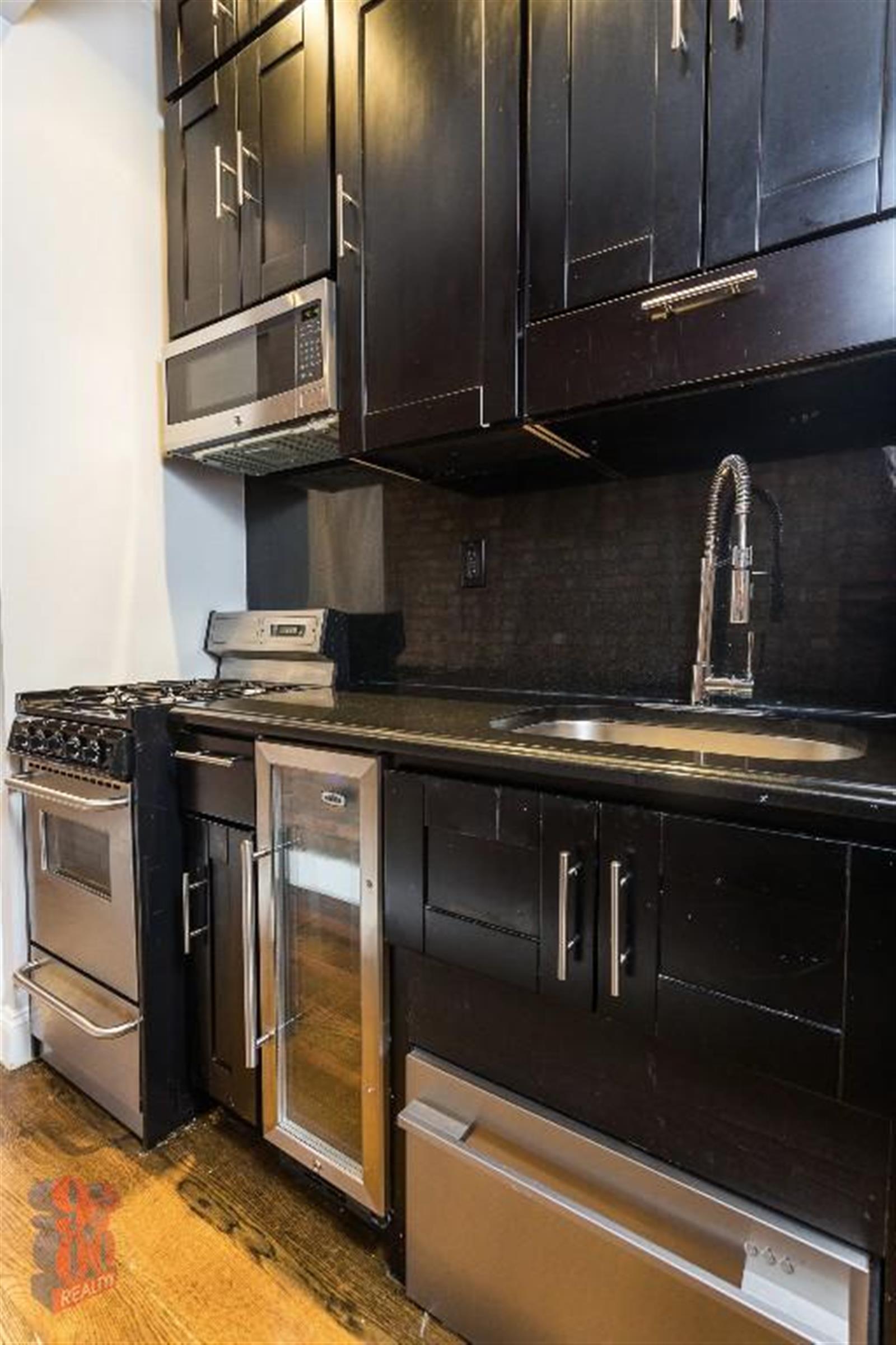 Best Priced 6 Bedroom