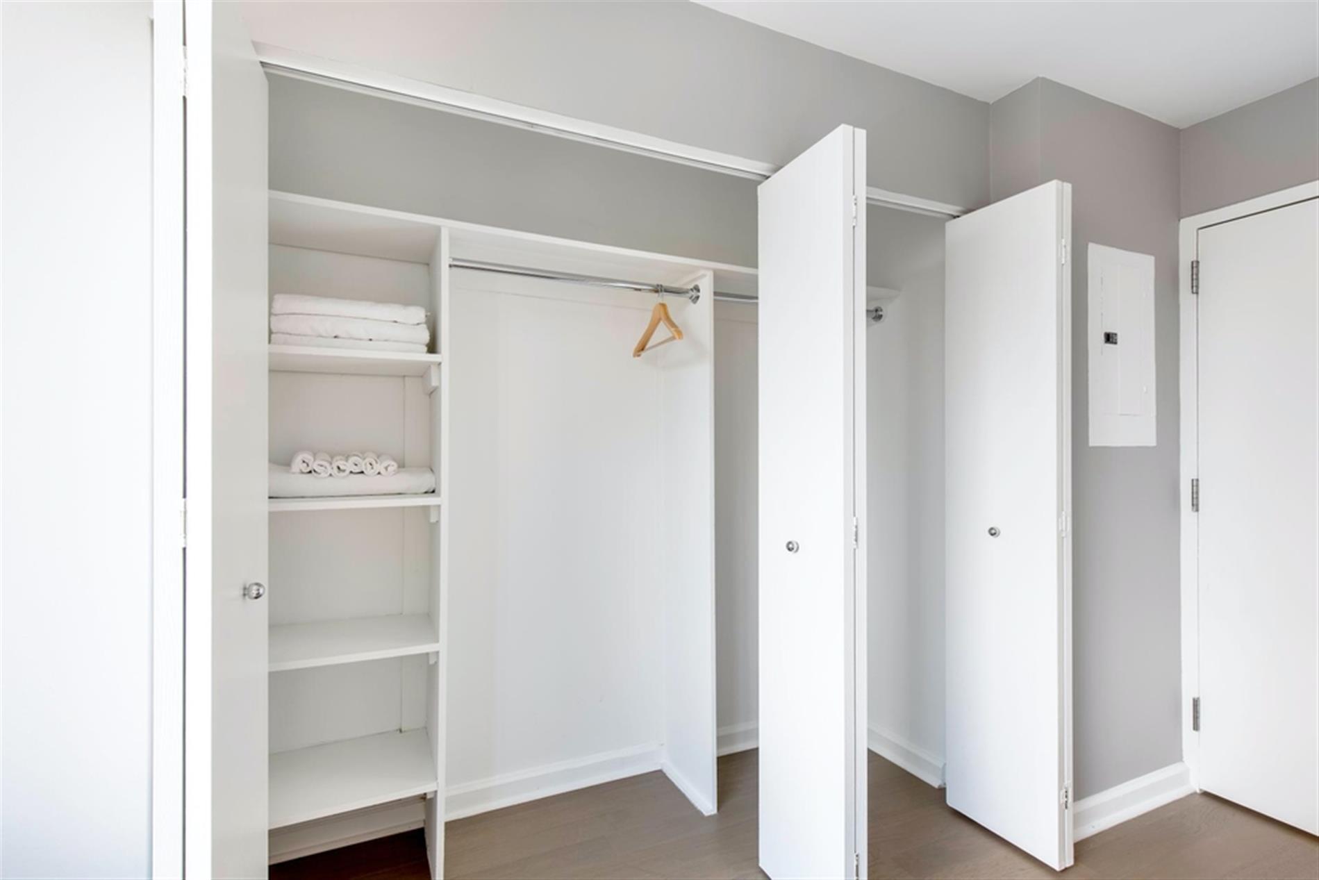 One bedroom - Clinton