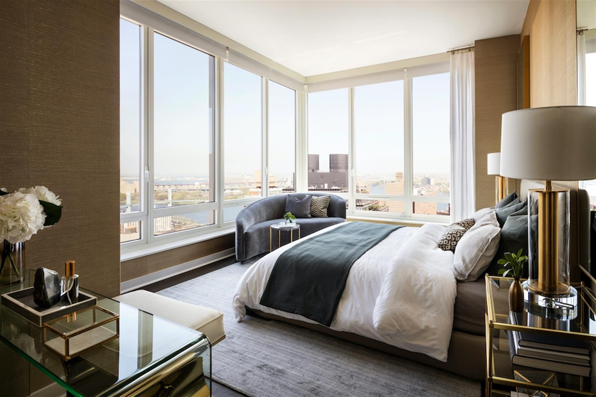 UES 3bd/3.5ba with beautiful city views