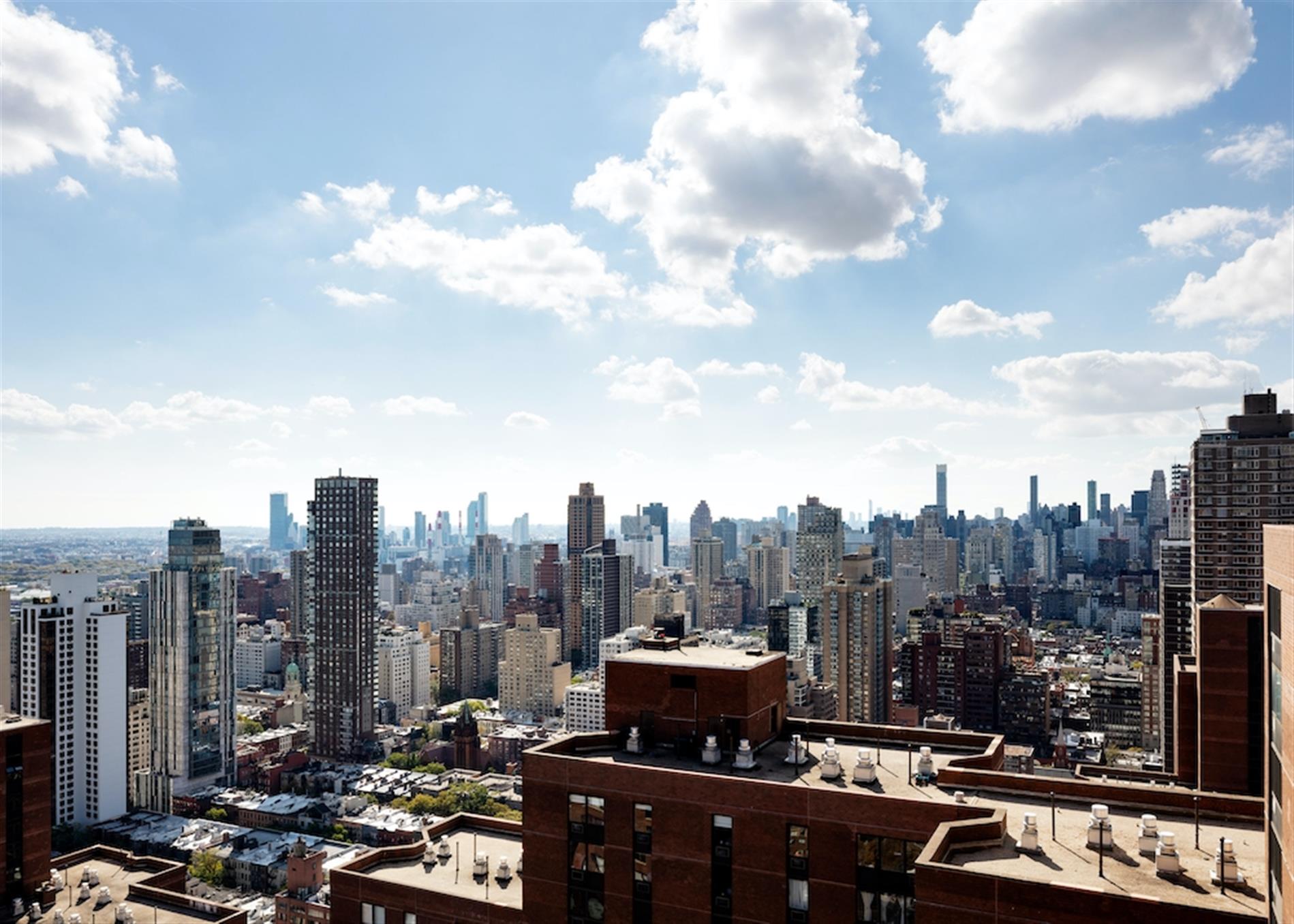 UES 3bd/3.5ba with beautiful city views