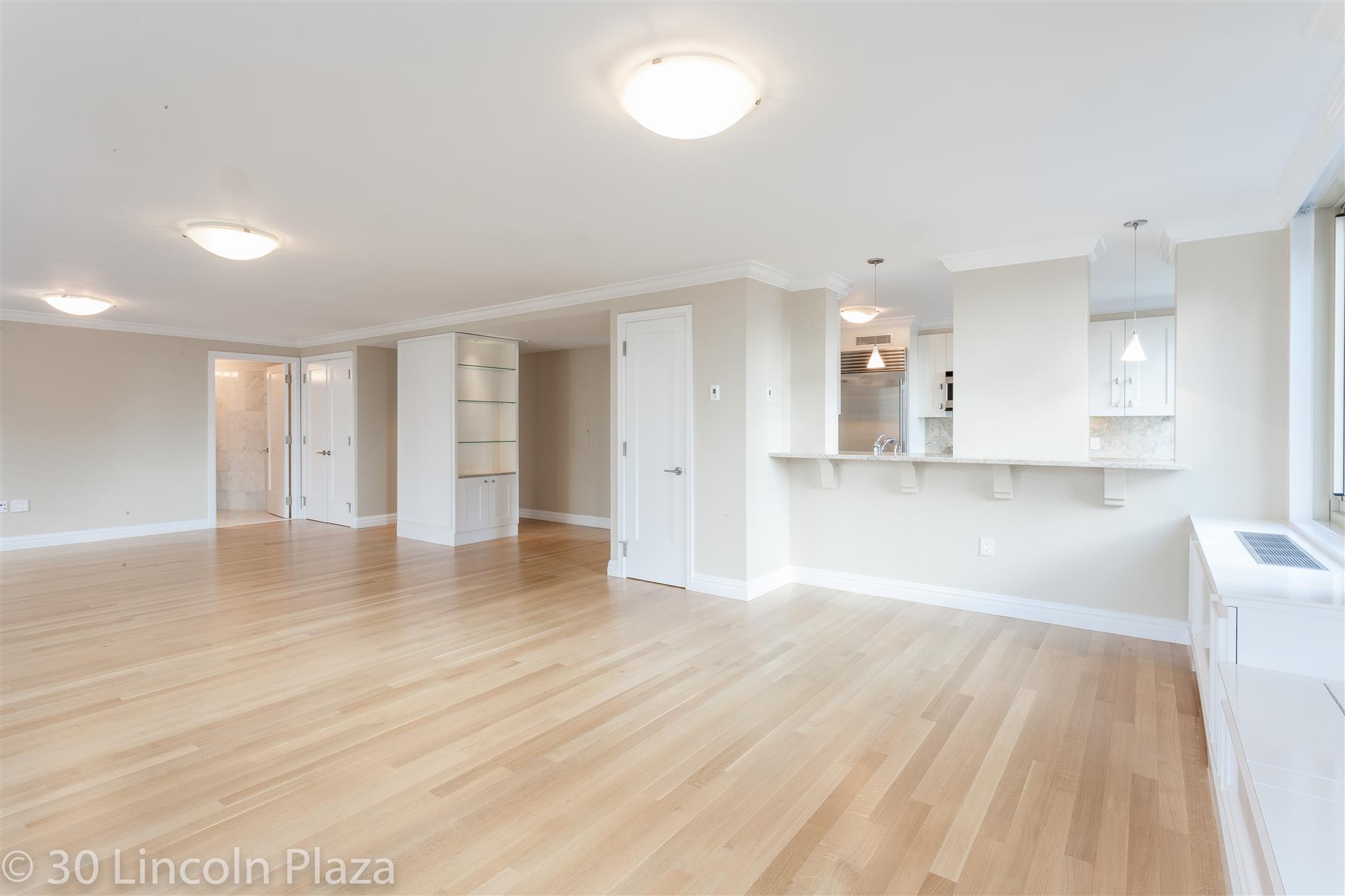 Elaborate 3bd/2.5ba Lincoln Sq. Home