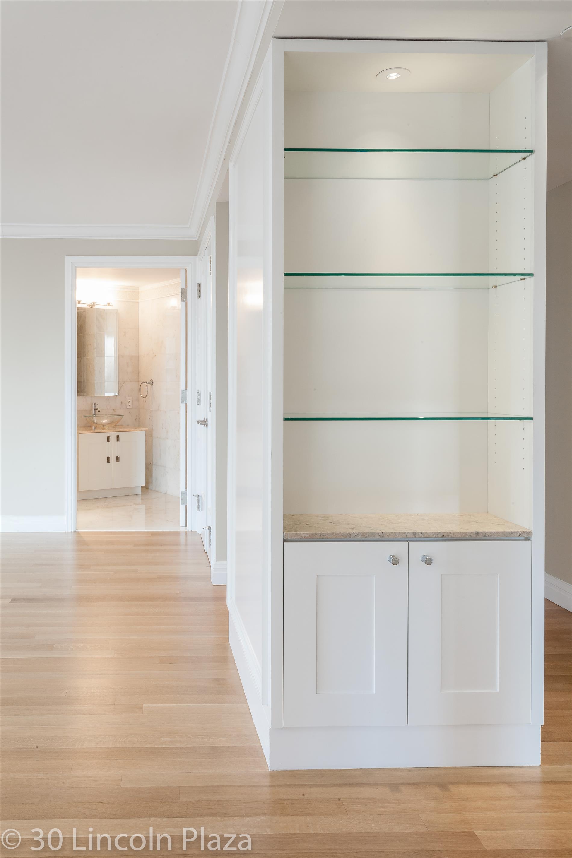 Elaborate 3bd/2.5ba Lincoln Sq. Home