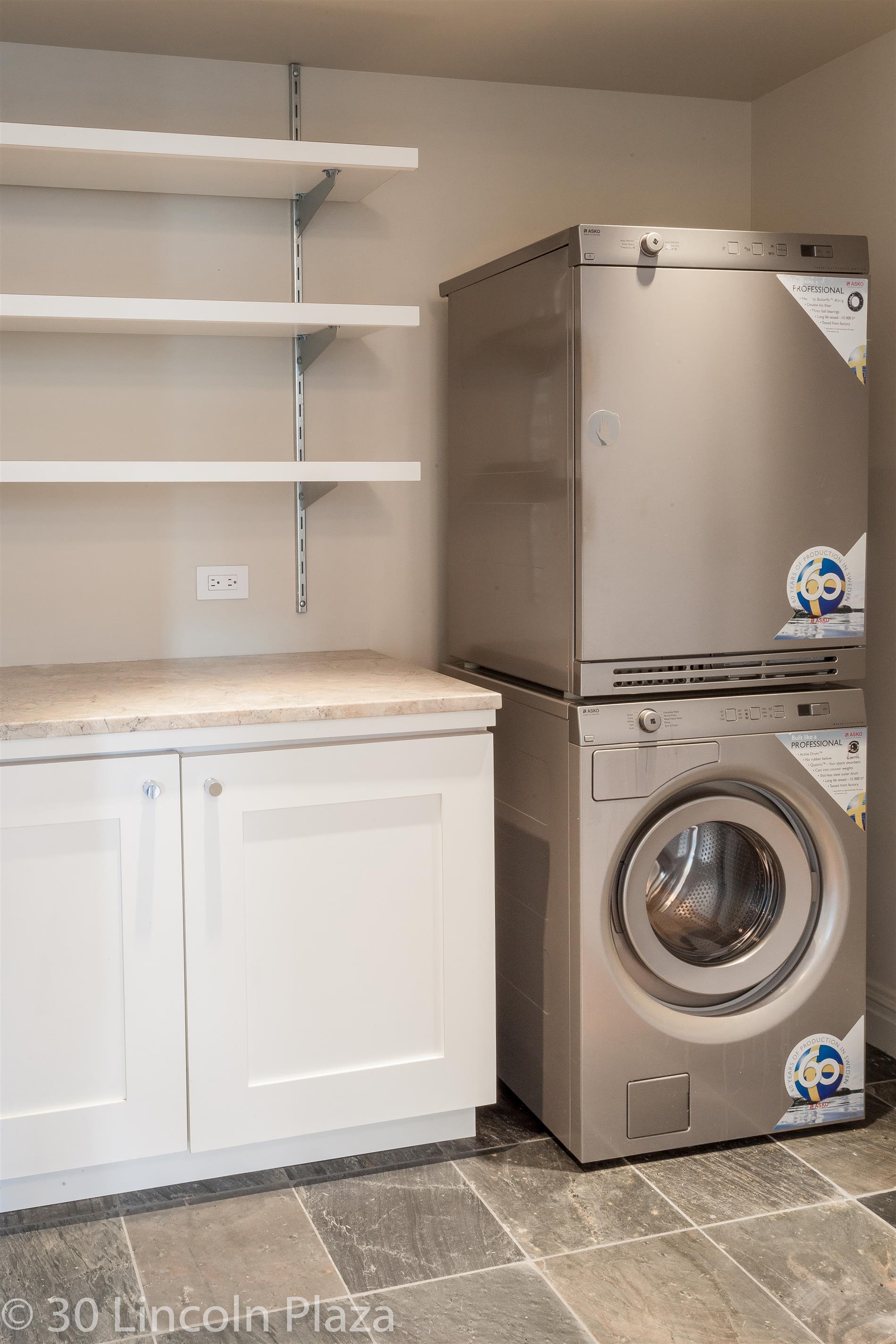 Elaborate 3bd/2.5ba Lincoln Sq. Home