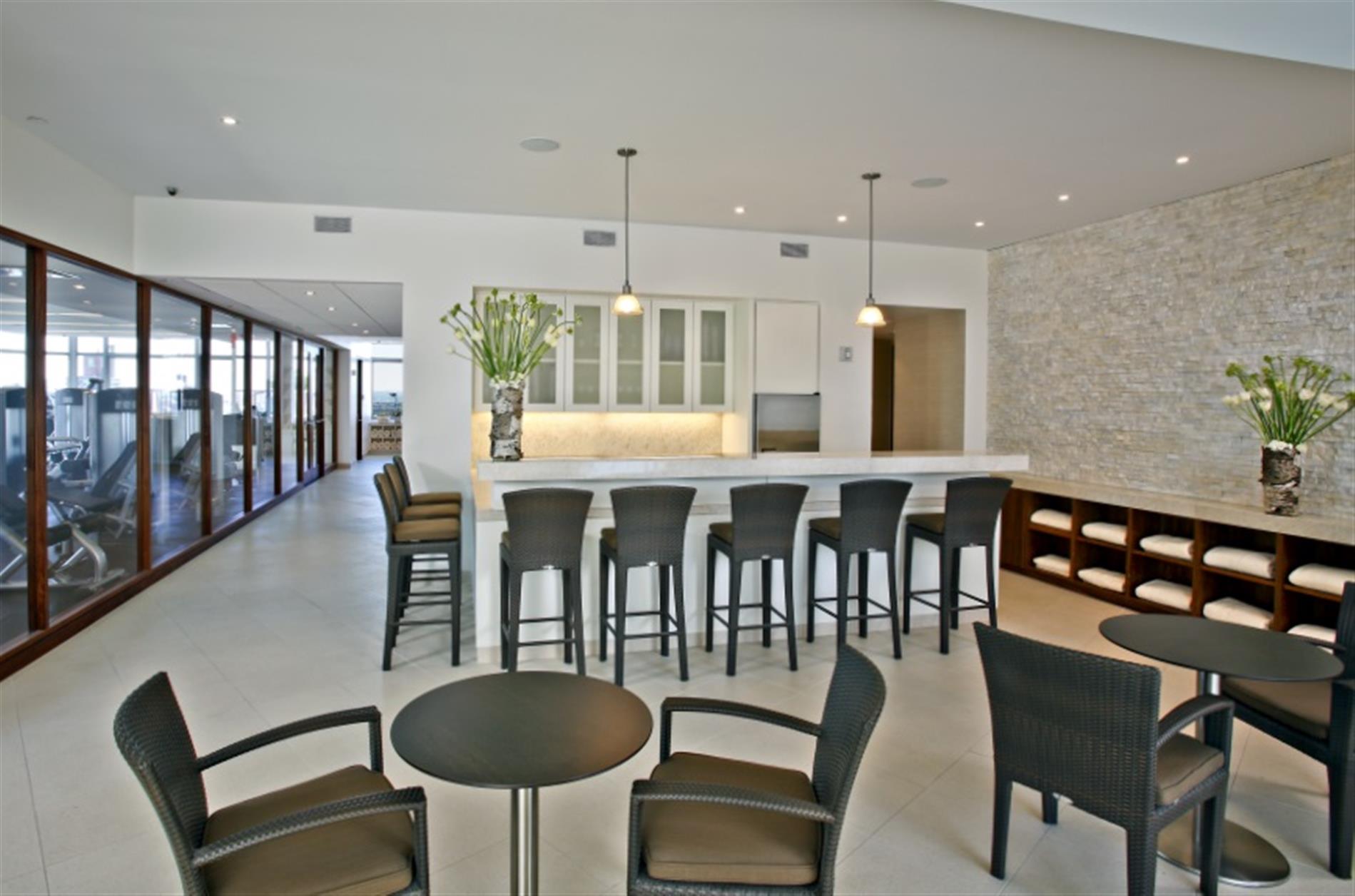 Elaborate 3bd/2.5ba Lincoln Sq. Home