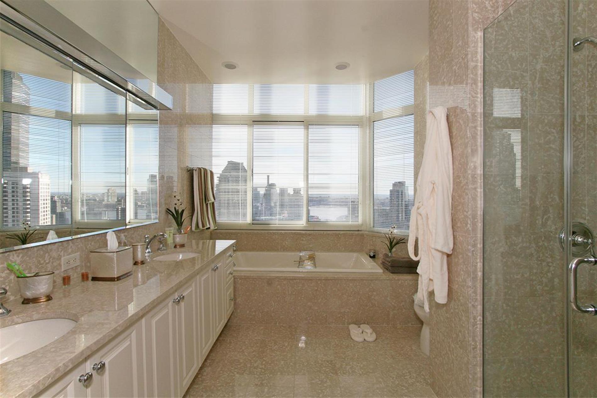 Luxury Lincoln Square 4 Bed