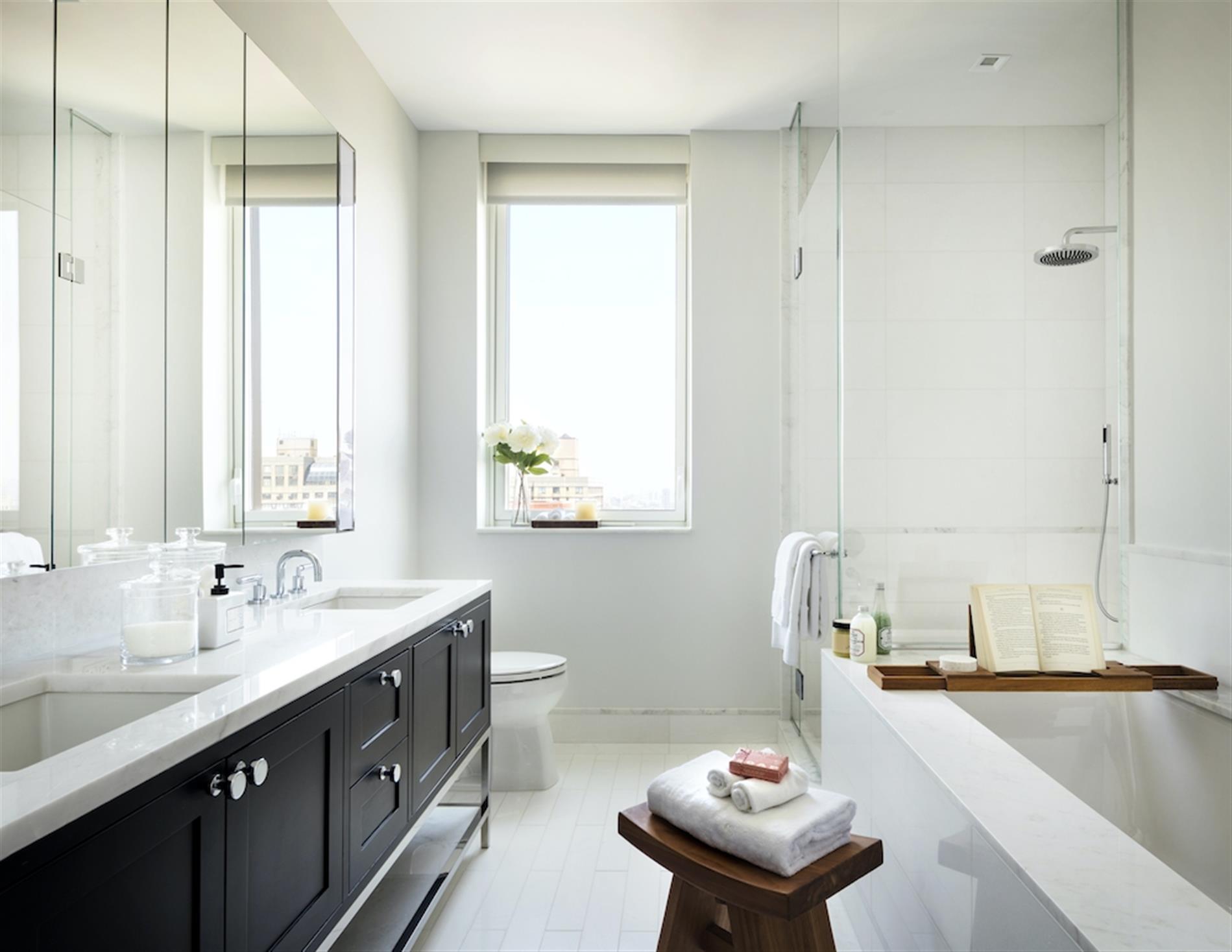 UES 2 Bed w/ Sweeping Views