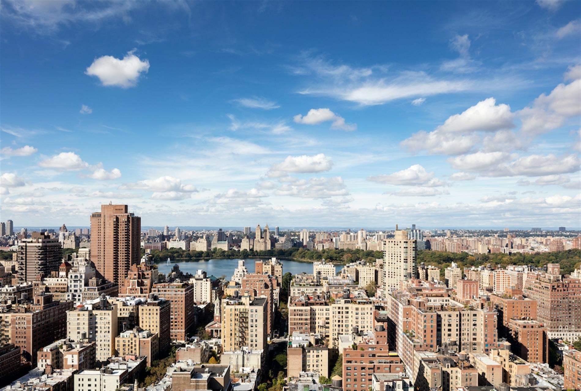 UES 2 Bed w/ Sweeping Views