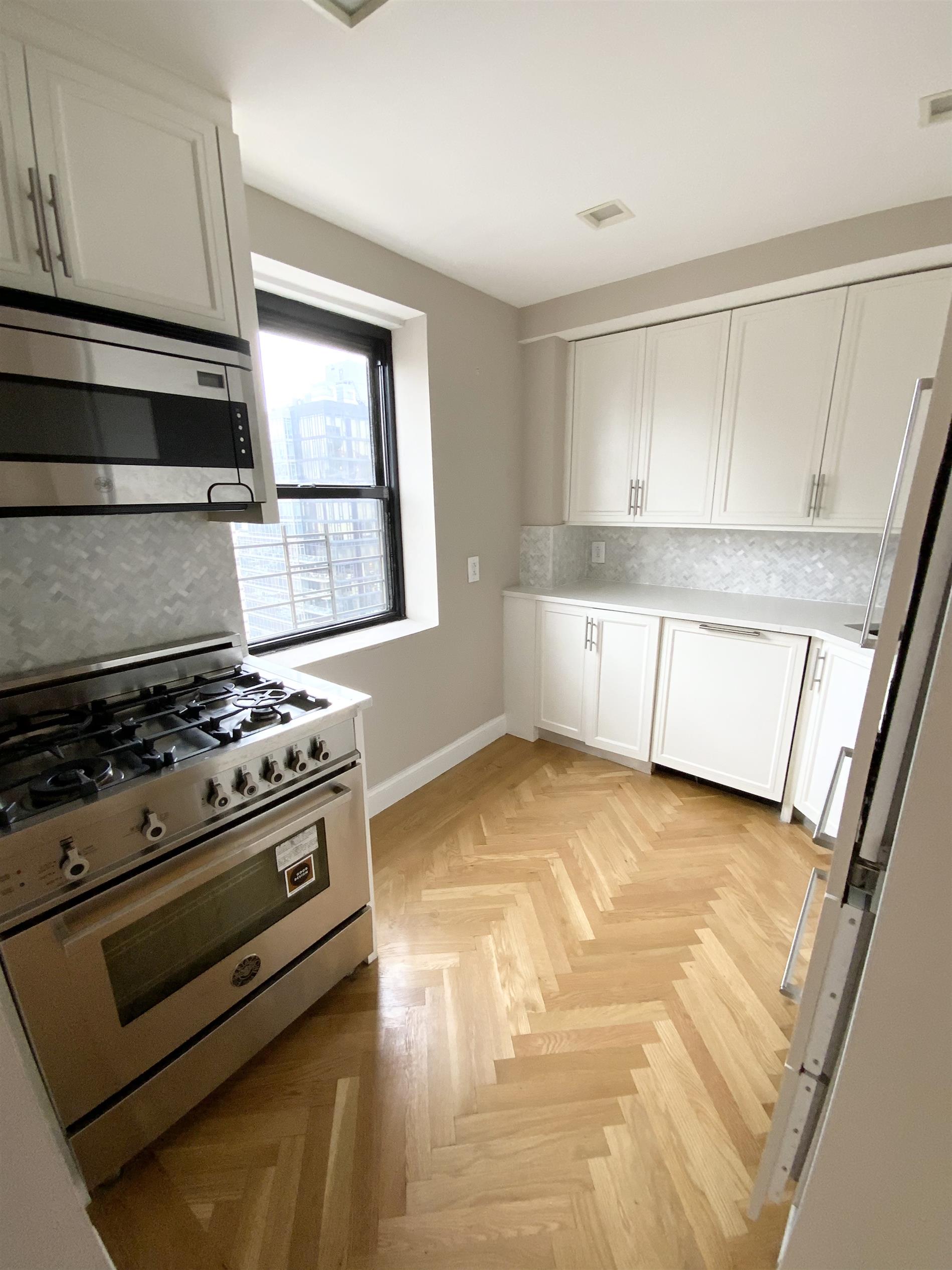 East 86th Street Second Avenue Q