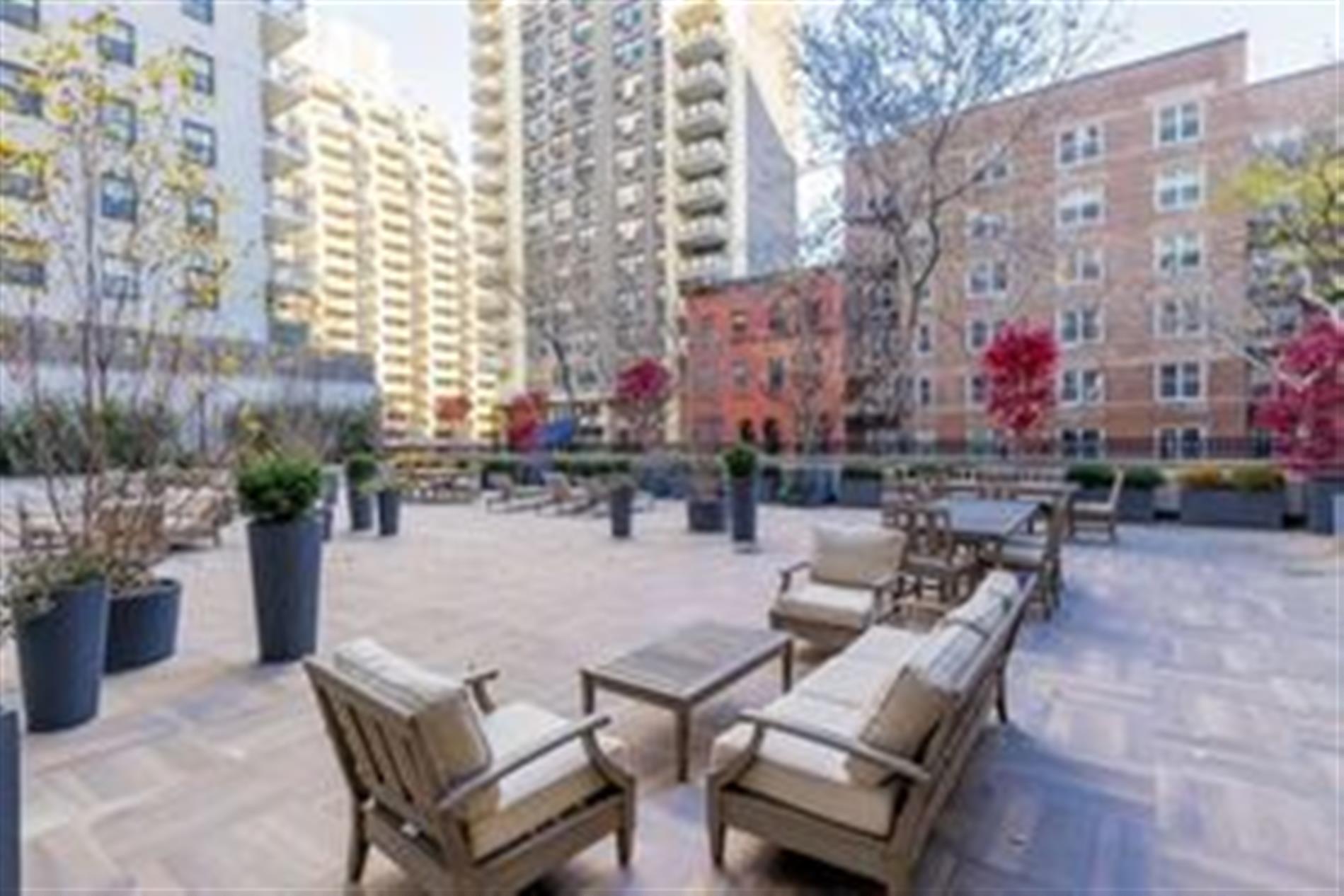 East 86th Street Second Avenue Q