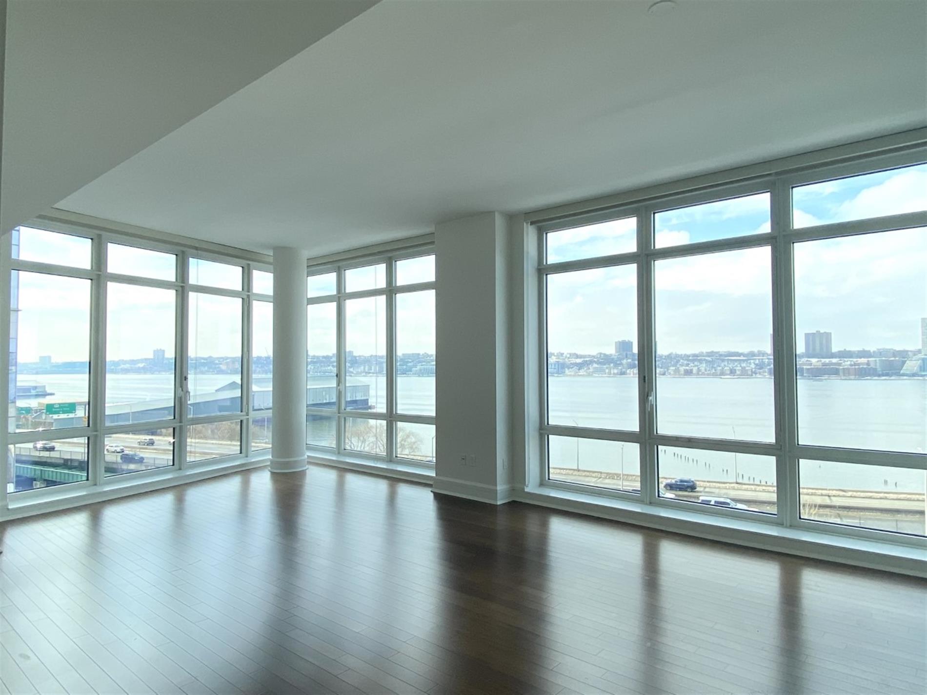 Huge Lincoln Center 4 Bedroom