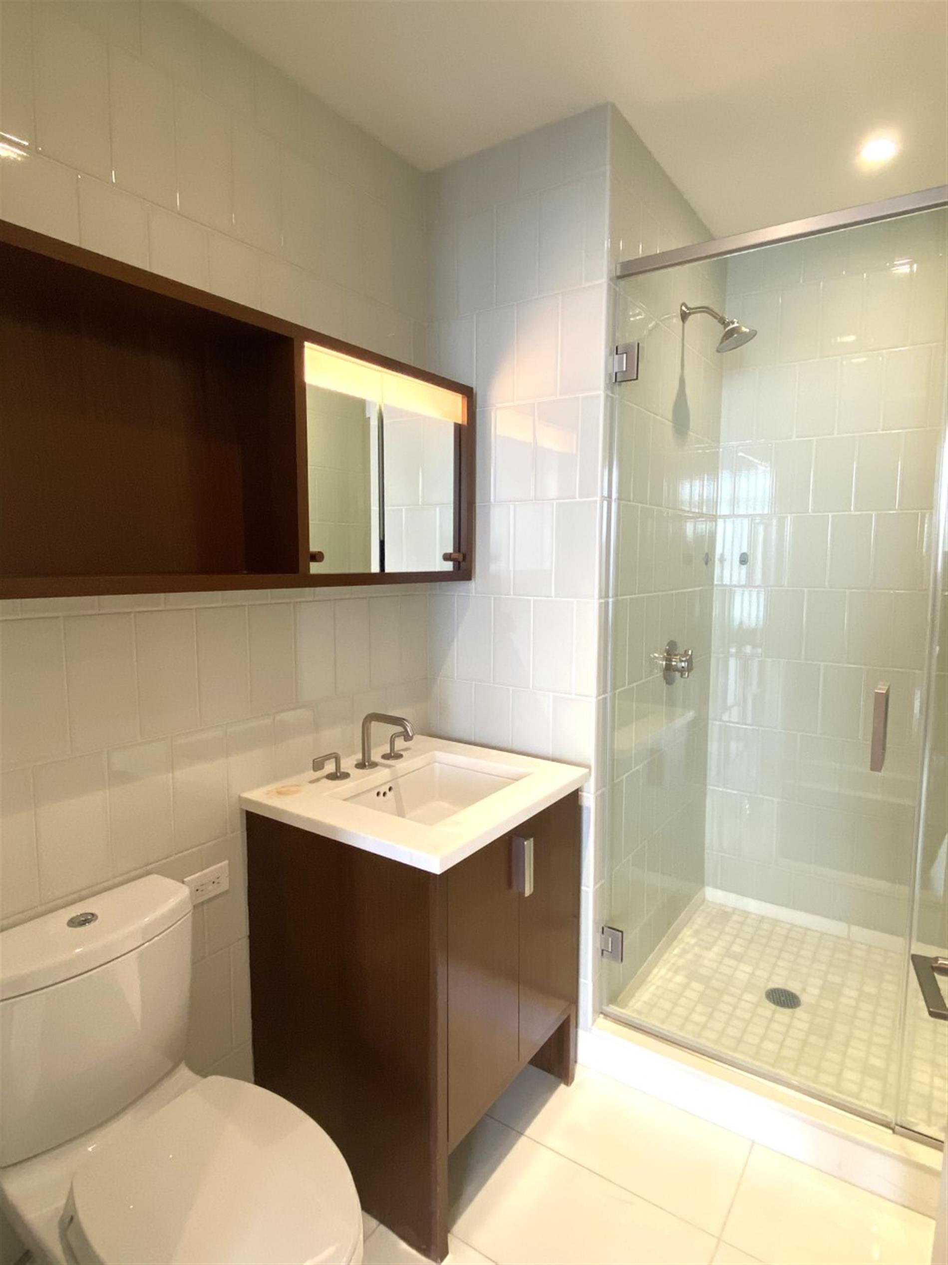 Huge Lincoln Center 4 Bedroom