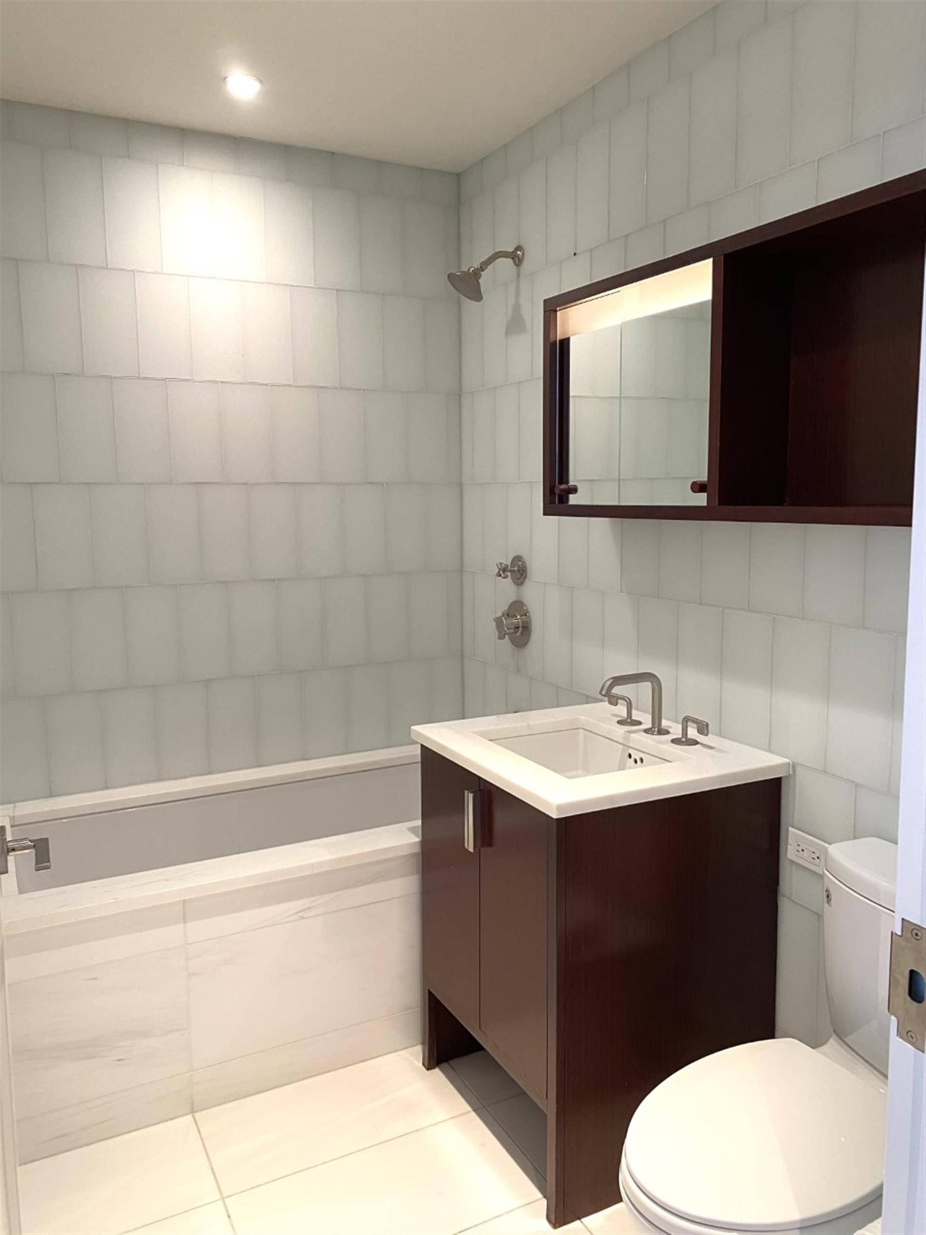 Huge Lincoln Center 4 Bedroom