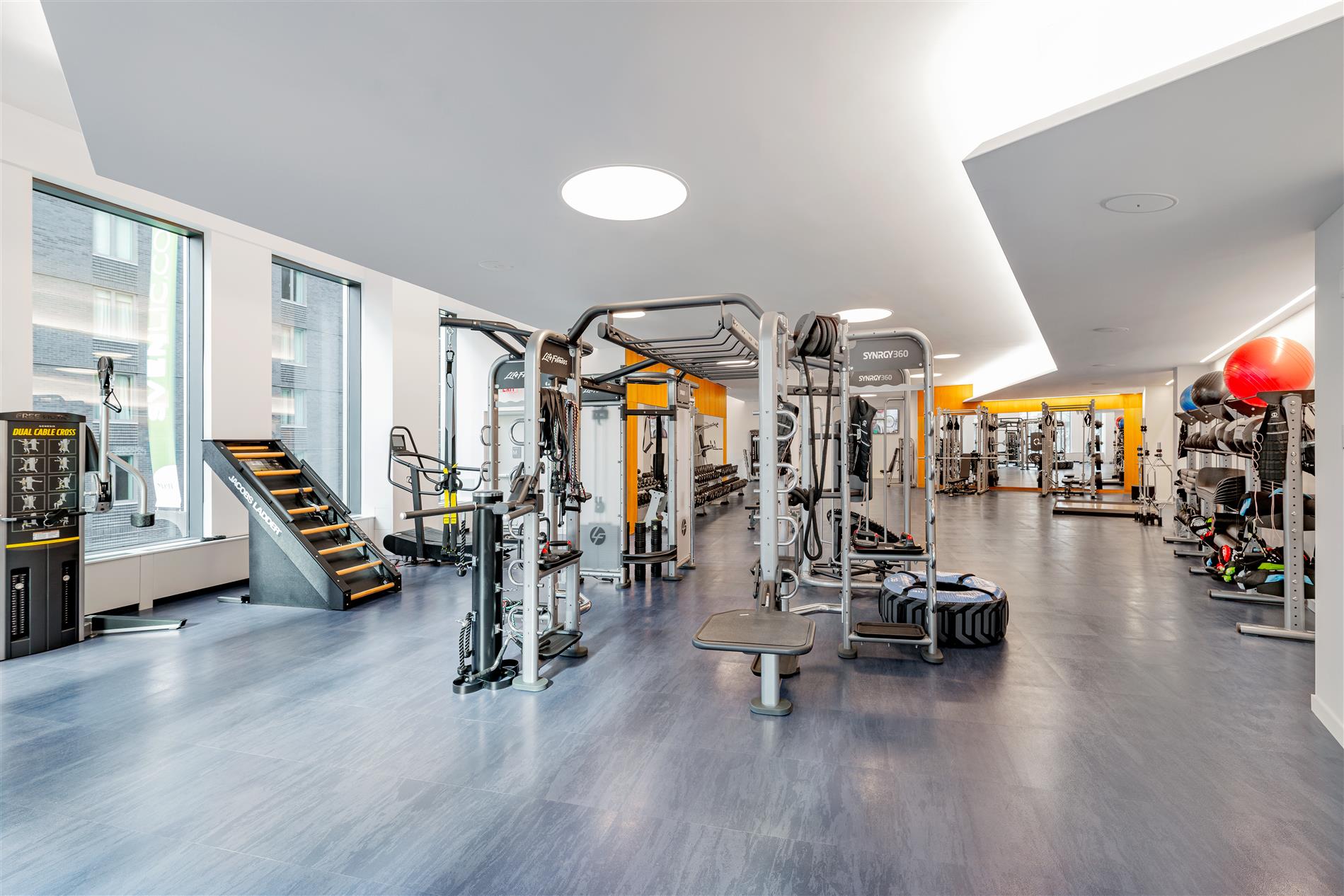 Long Island City No Fee WD