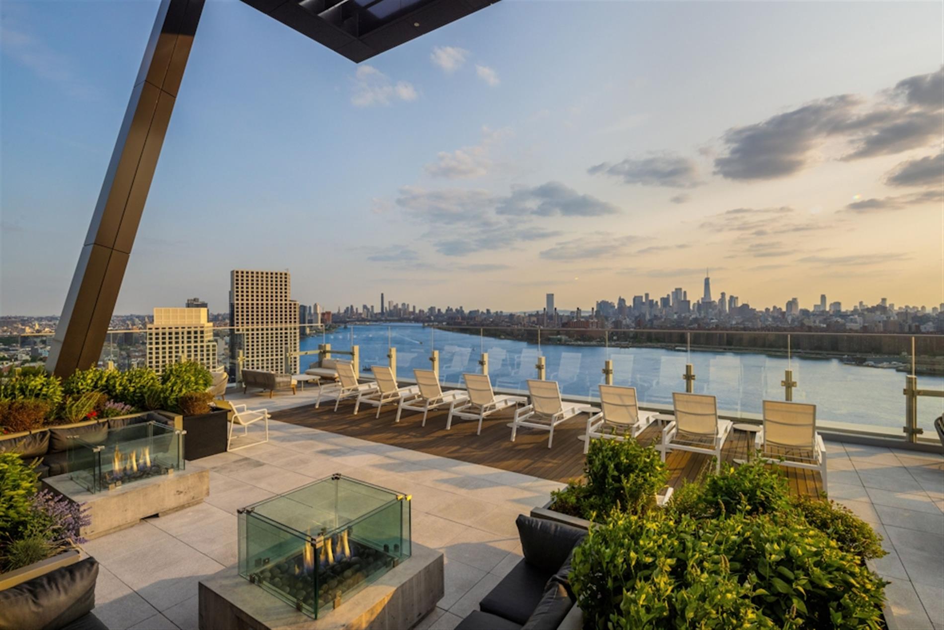 Long Island City No Fee WD