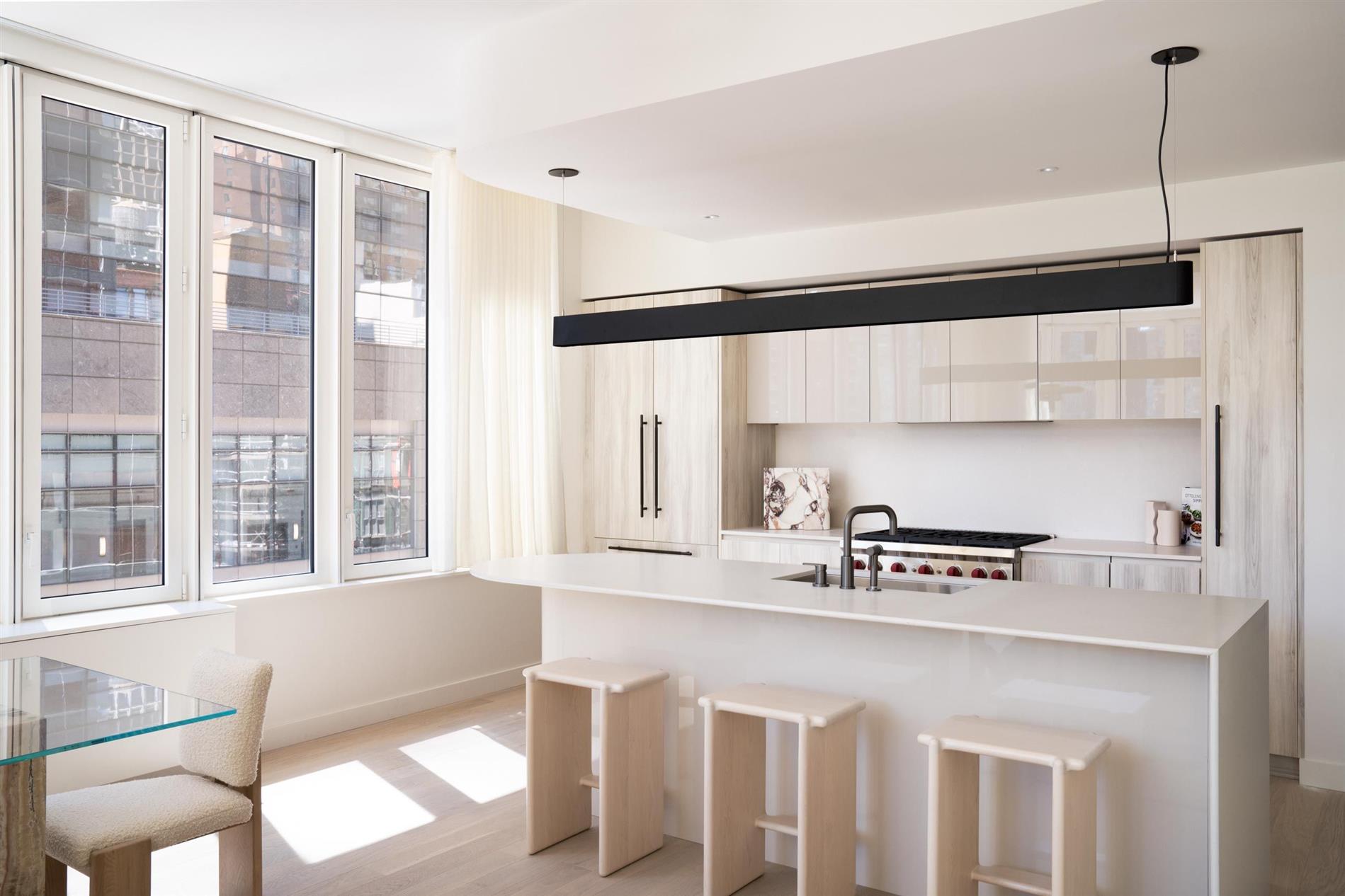 Lincoln Square NO FEE W/D