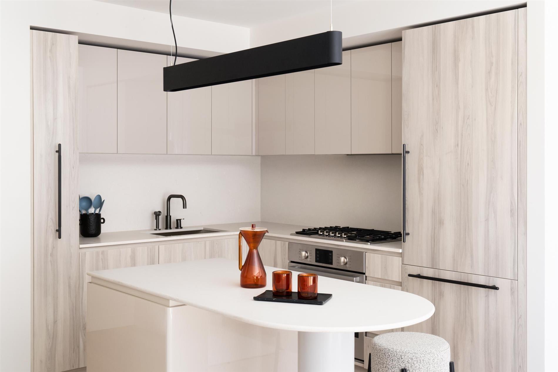 Lincoln Square NO FEE W/D