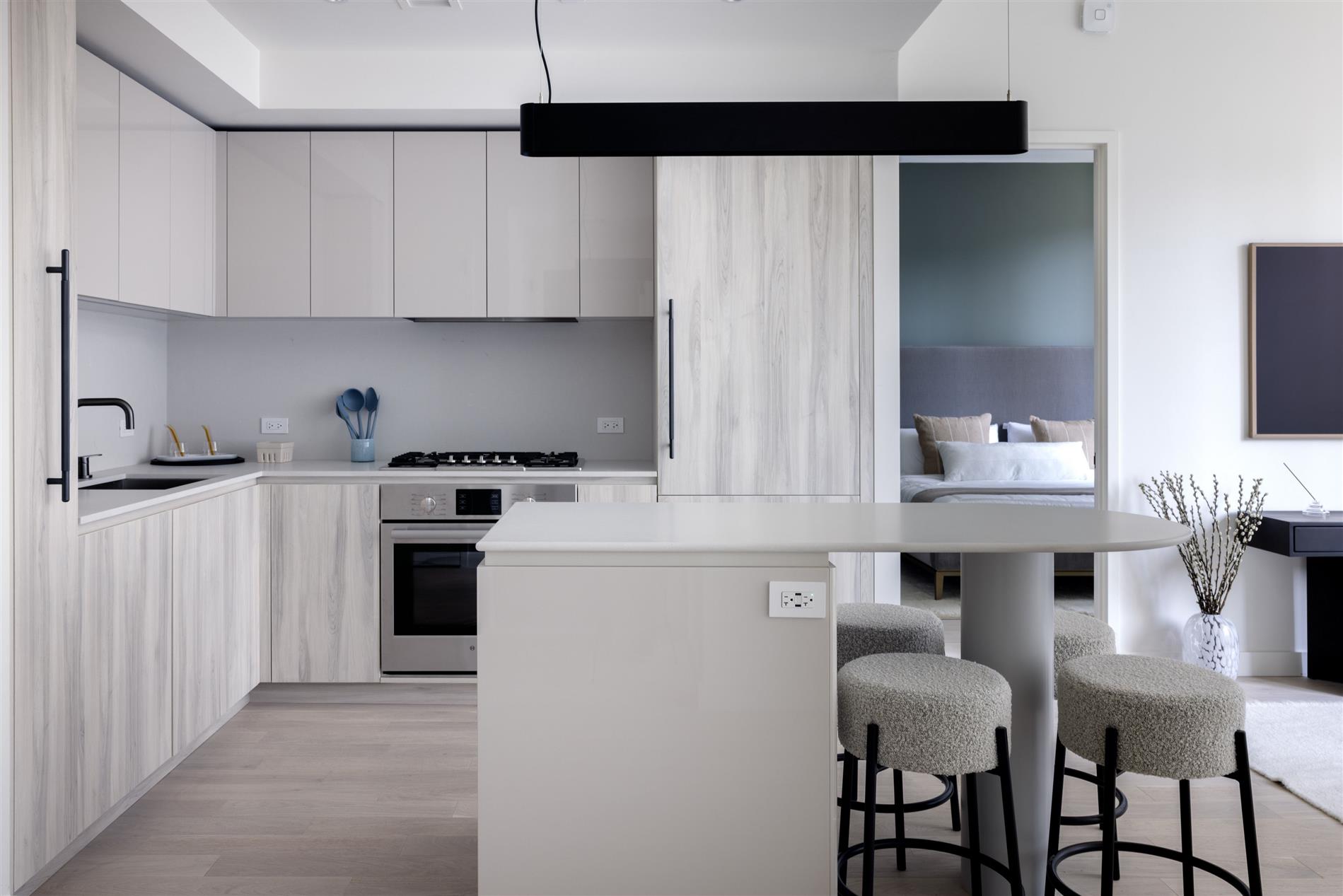 Lincoln Square NO FEE W/D