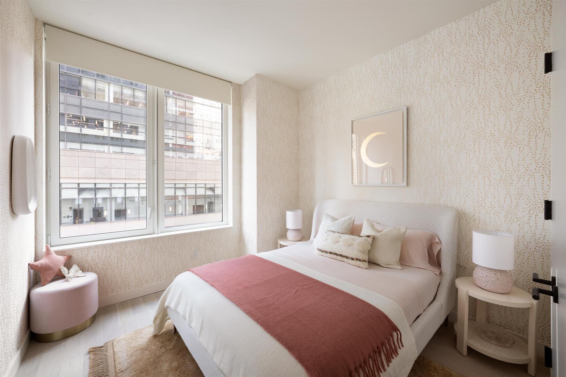 Lincoln Square NO FEE W/D