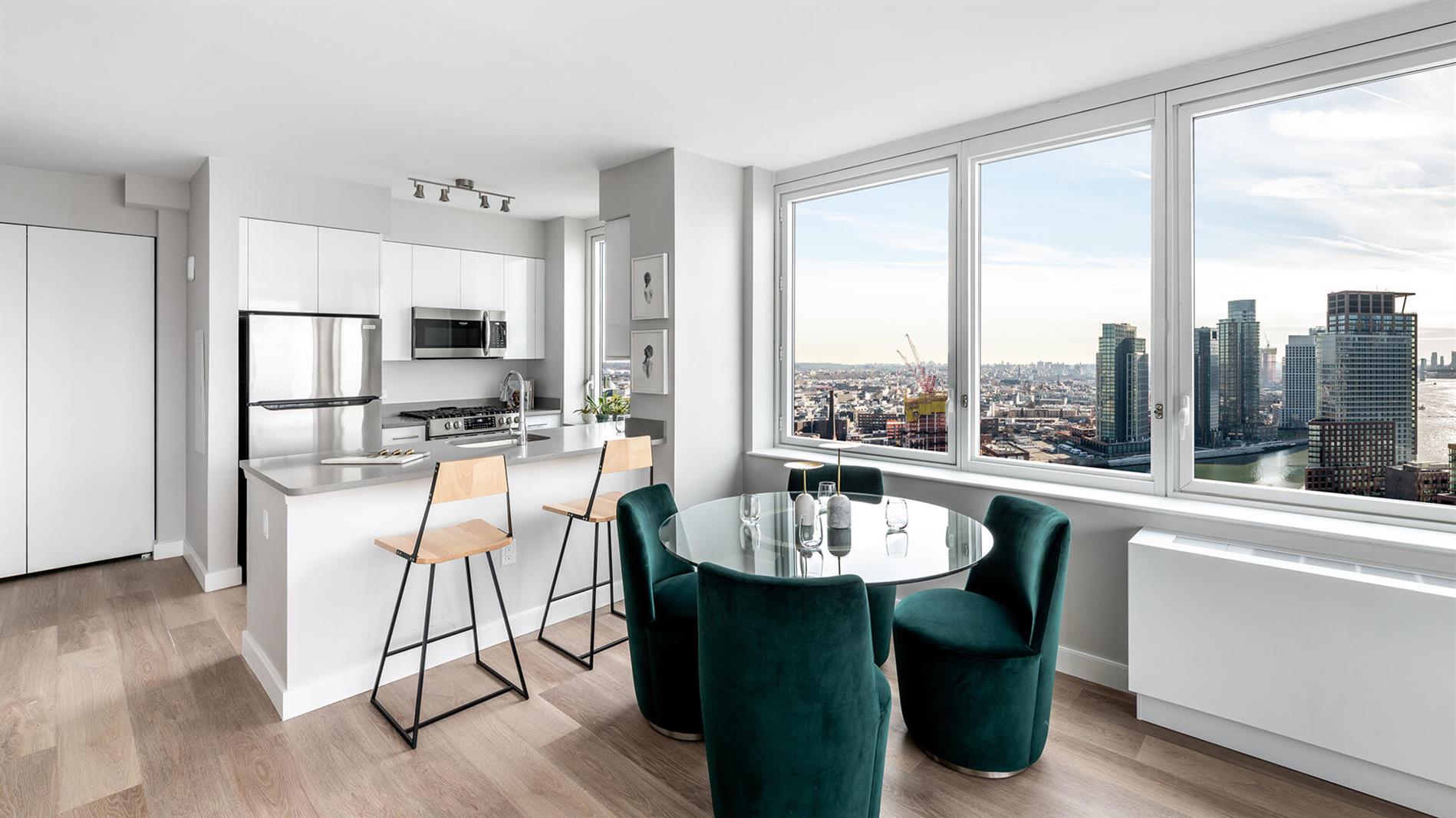 Long Island City NO FEE