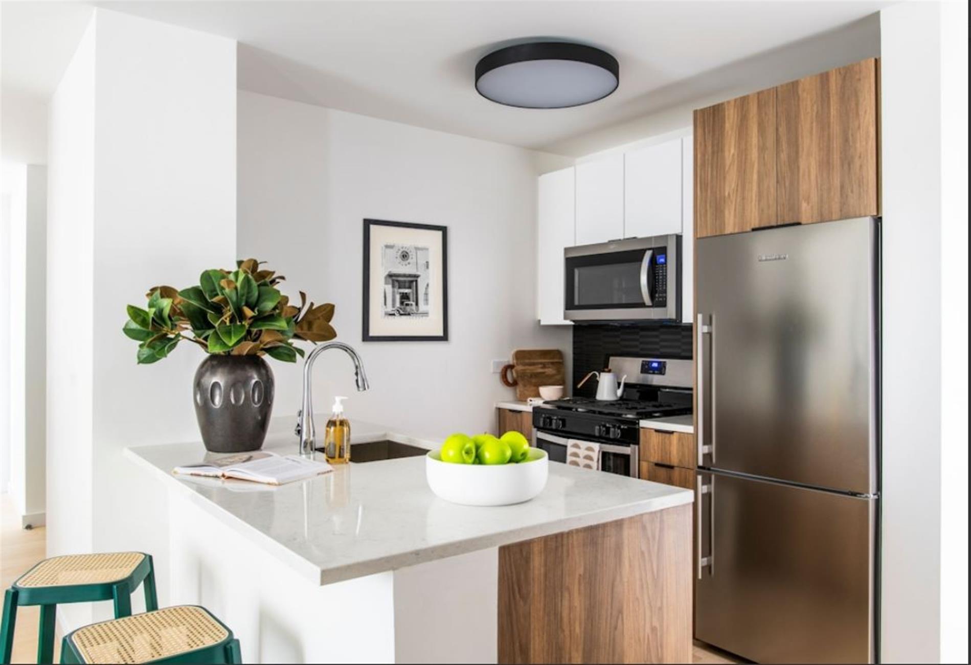 Long Island City NO FEE WD FREE RENT