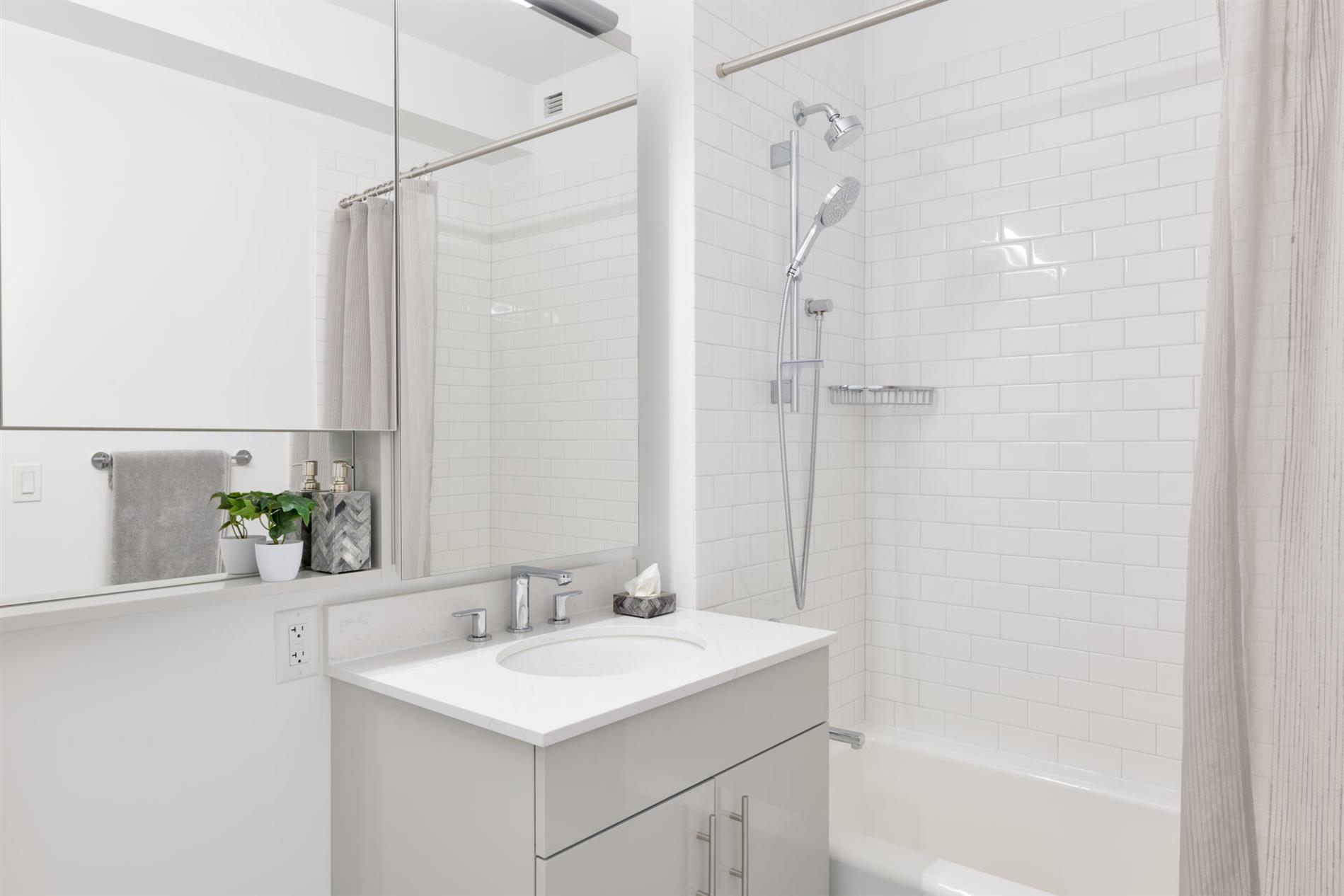 Hunters Point NO FEE FREE RENT WD