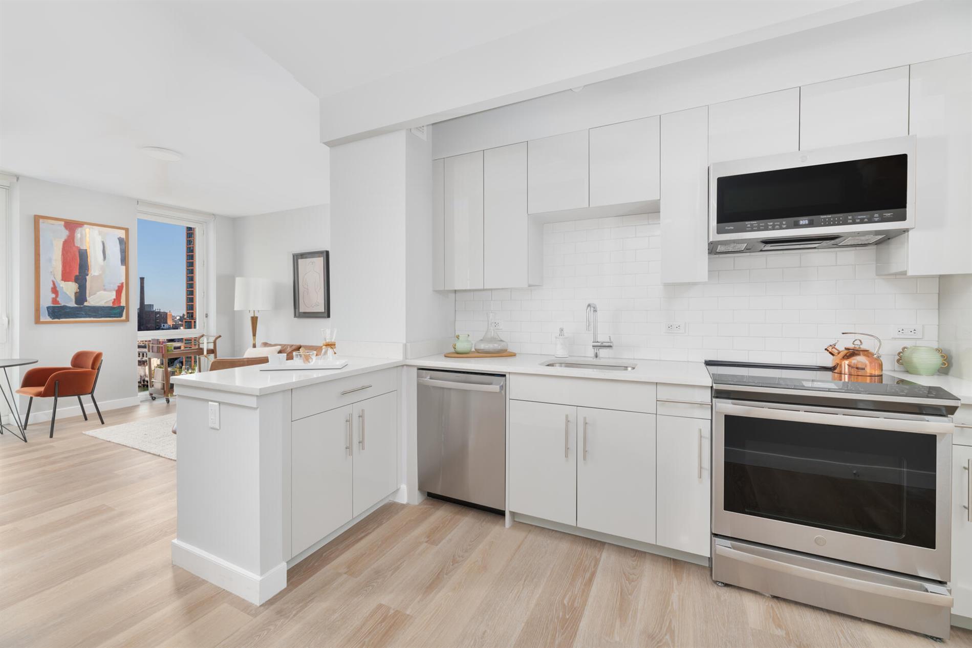 Hunters Point NO FEE FREE RENT WD