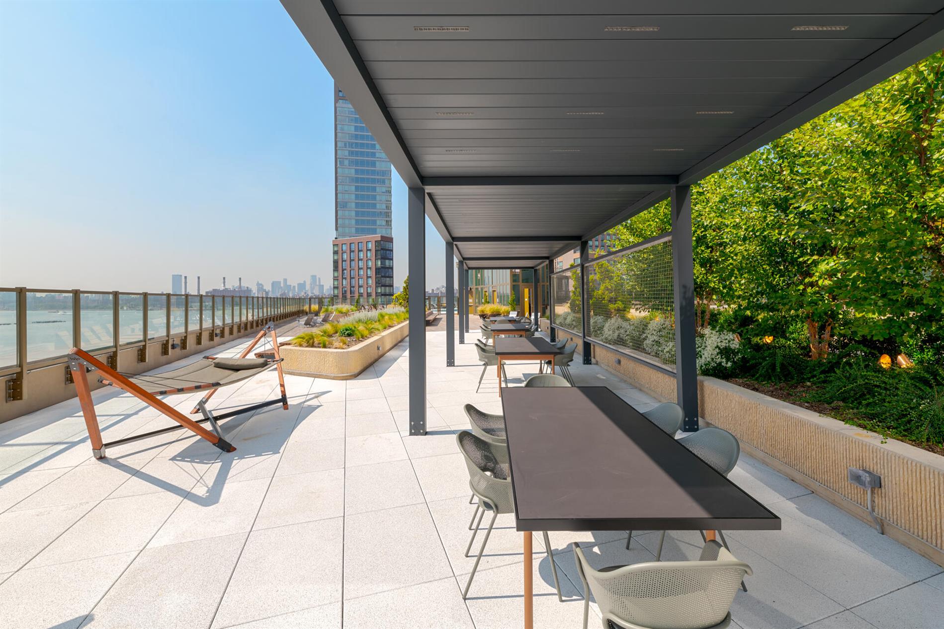Hunters Point NO FEE FREE RENT WD