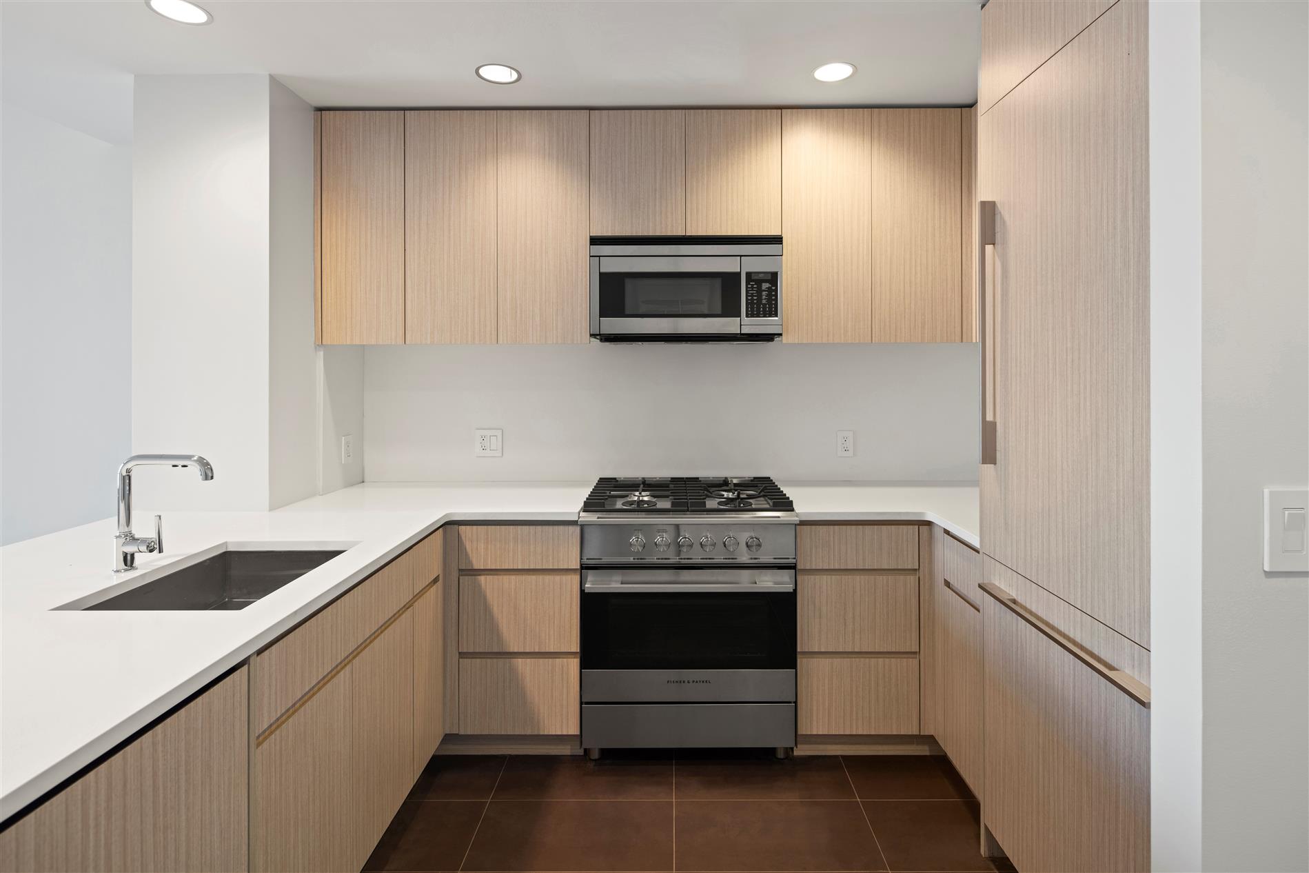 Lincoln Square NO FEE FREE RENT