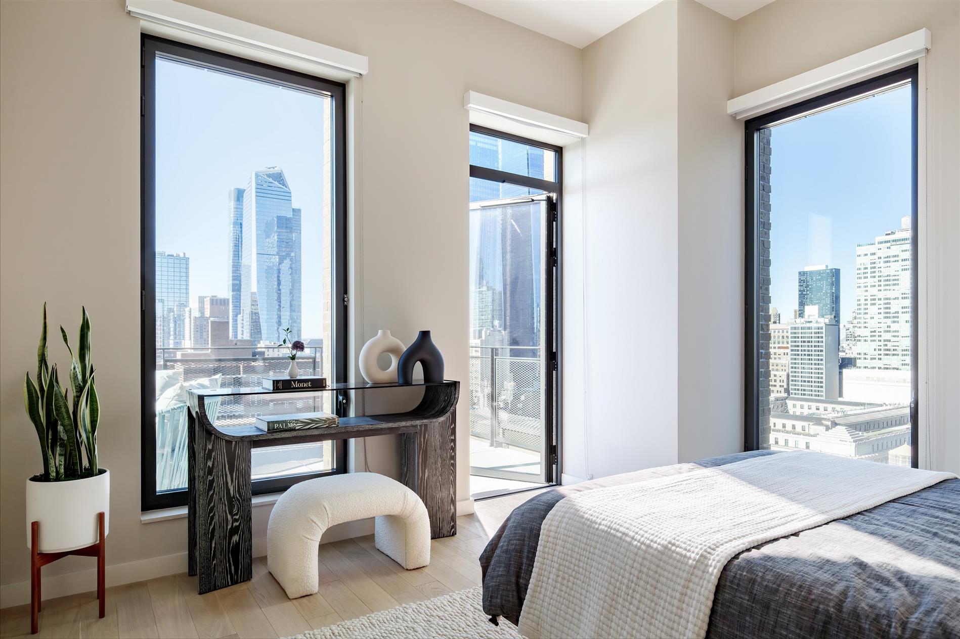 243 West 28th St, N-PHA