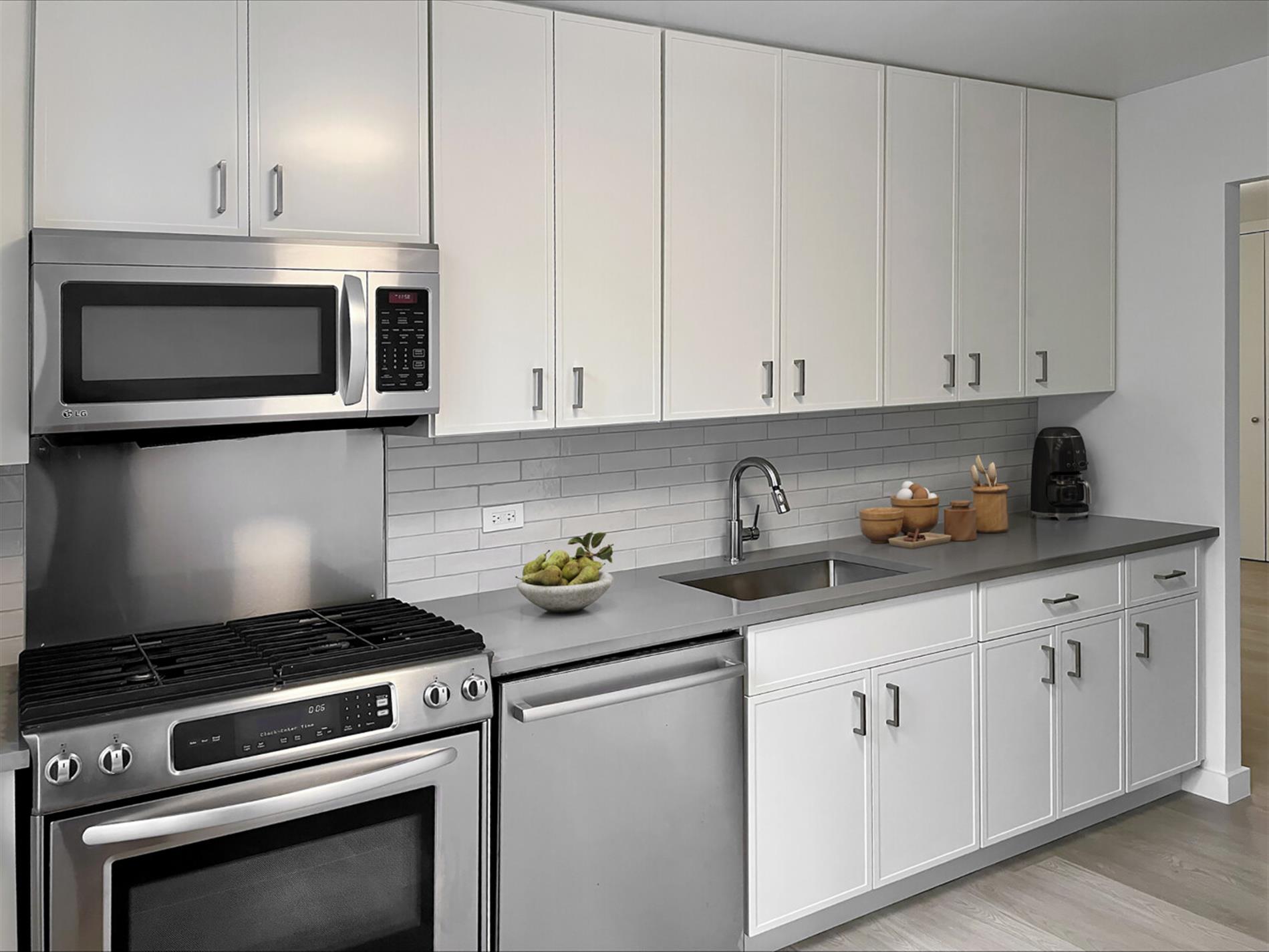 166 E 34 St, Apt 1802