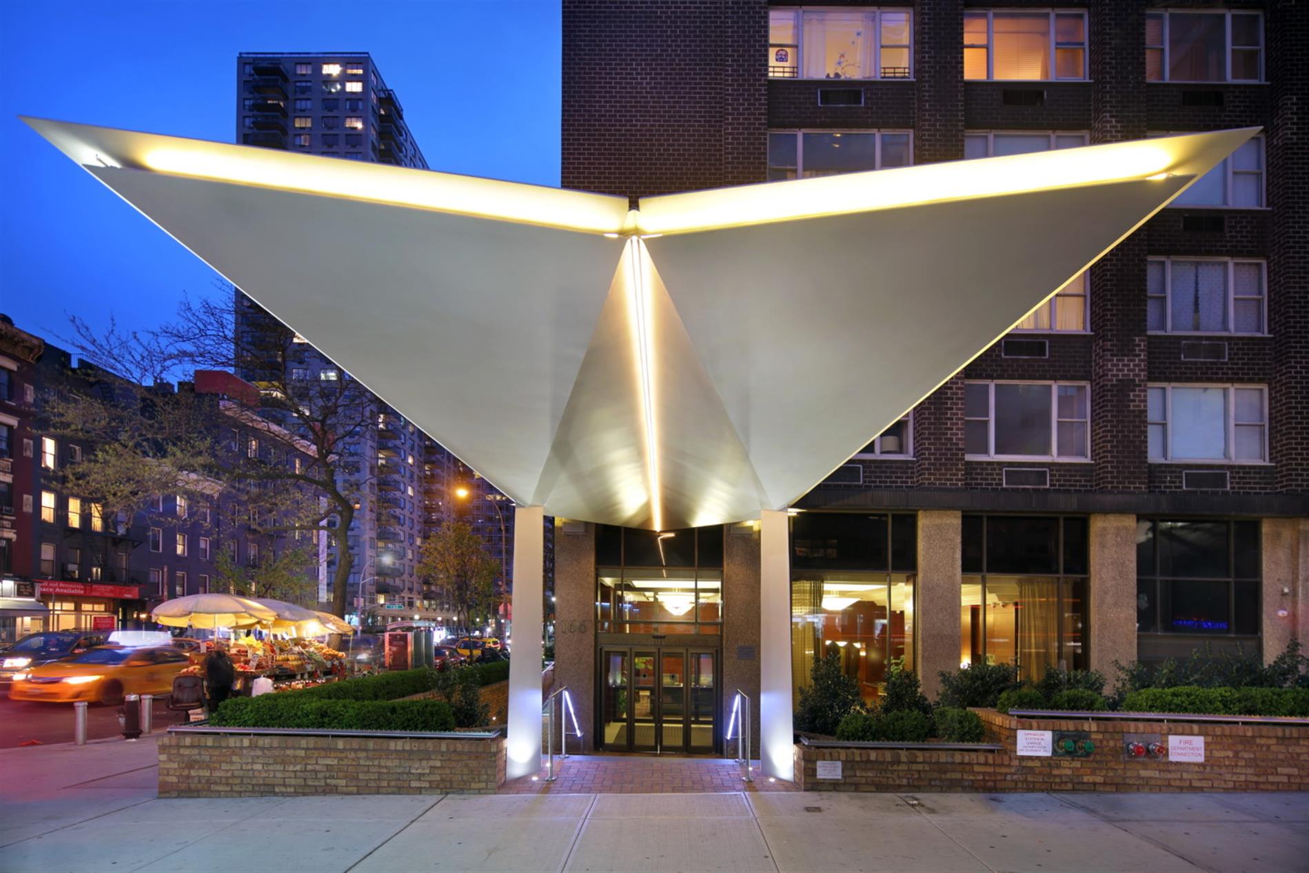 166 E 34 St, Apt 1802