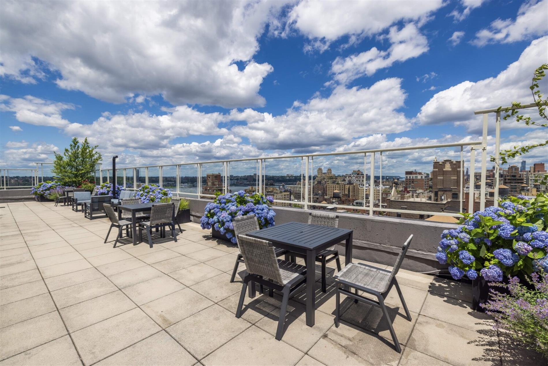 West River House | 424 West End Ave