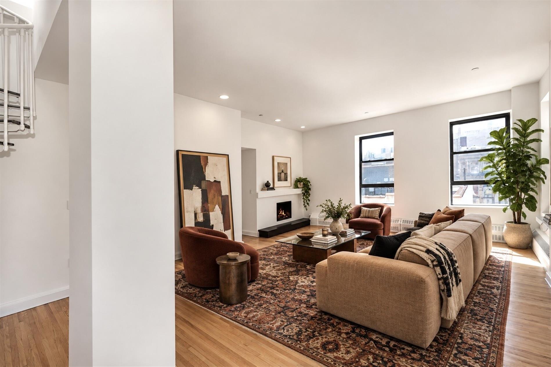 450 Sixth Ave, PH03