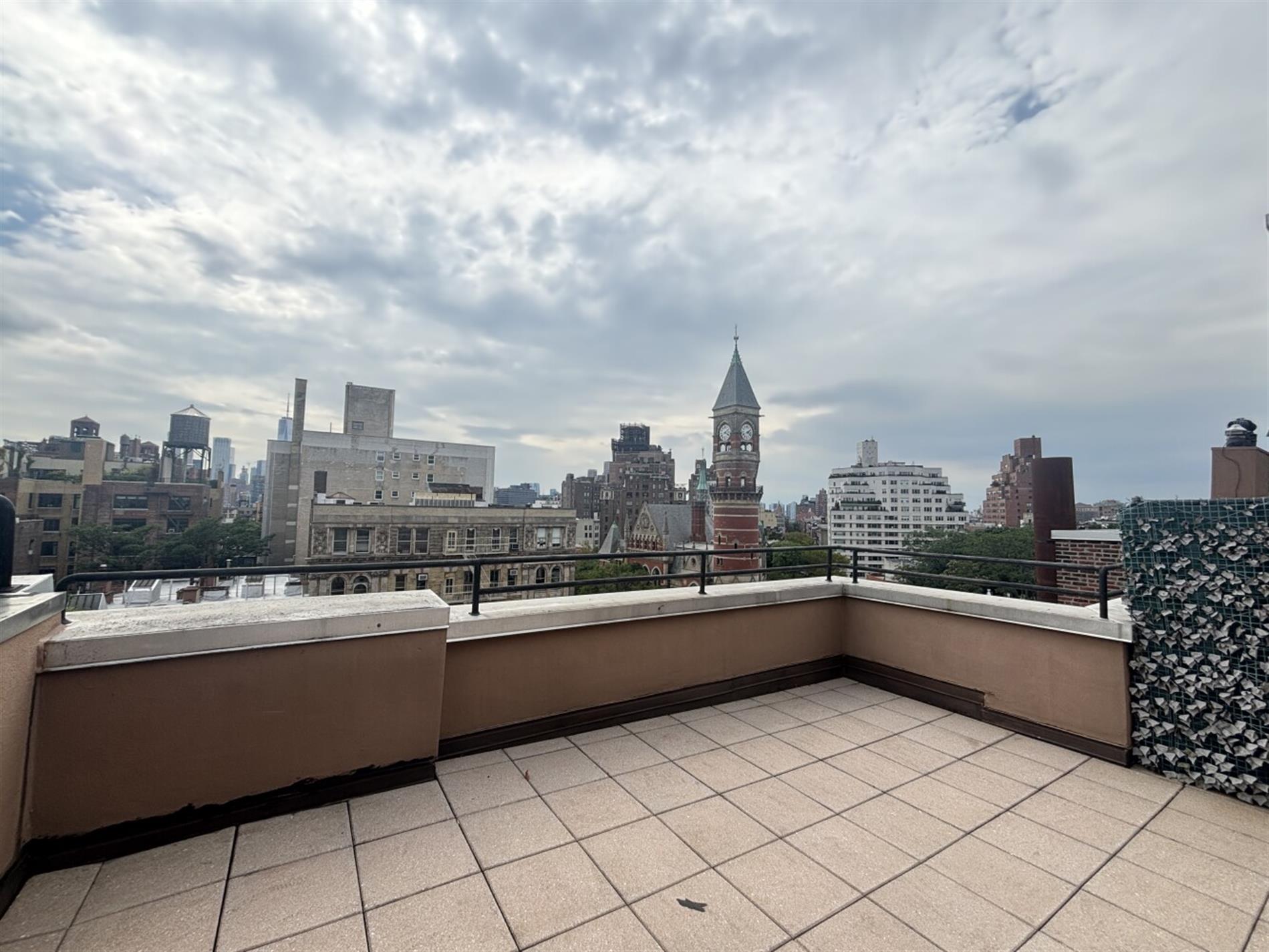 450 Sixth Ave, PH03