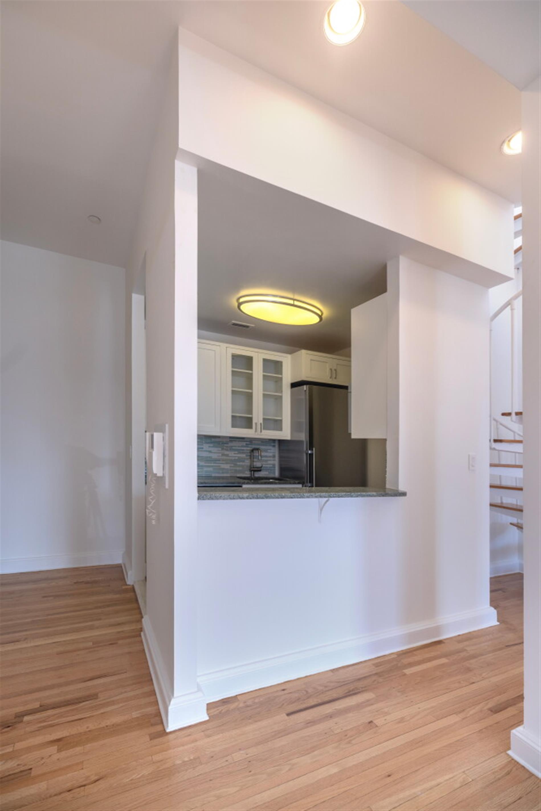 450 Sixth Ave, PH03